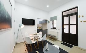 Gorgeous Brasov Flat With Patio And Mountain Views