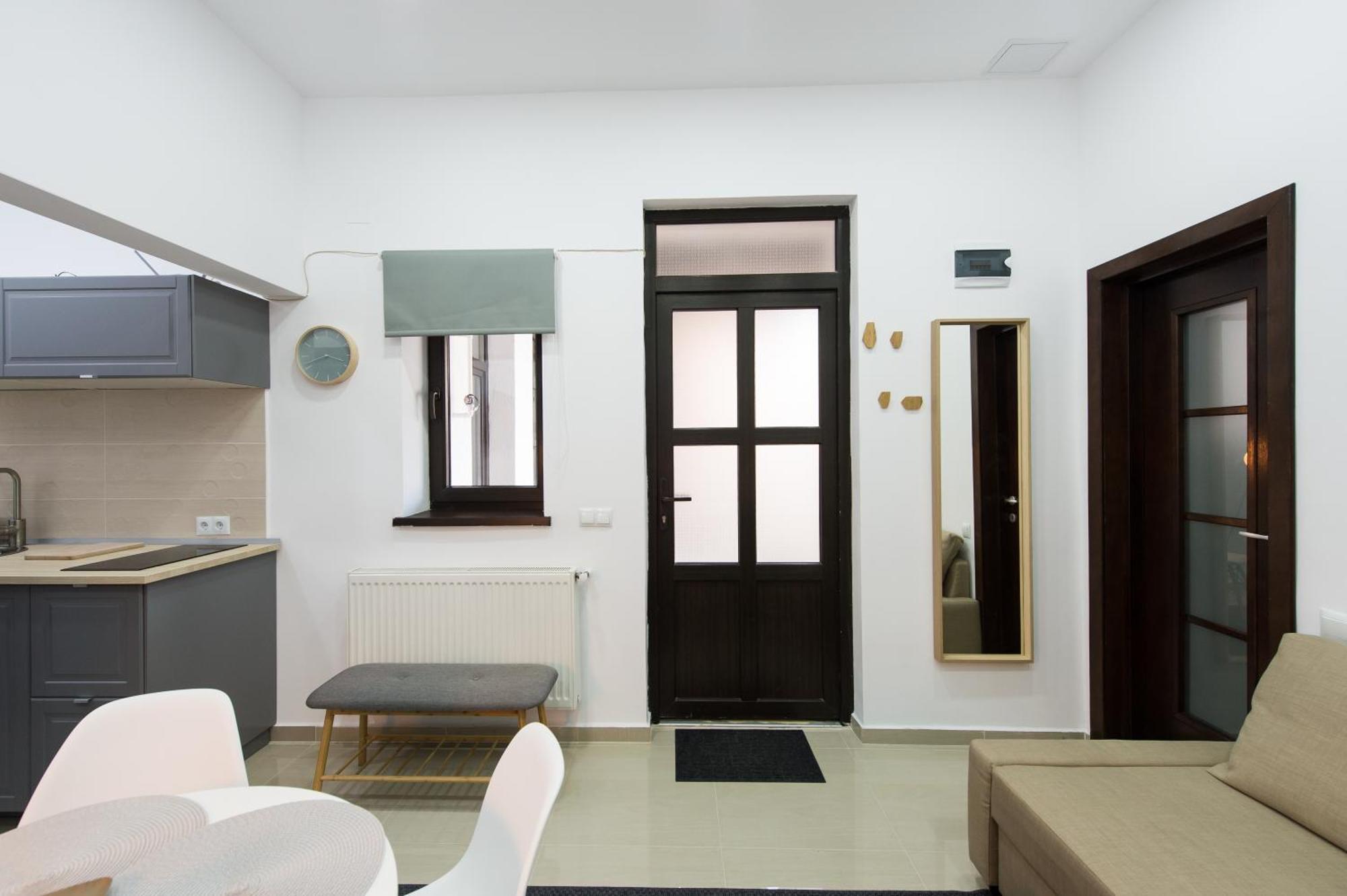 Gorgeous Brasov Flat With Patio And Mountain Views Apartment Exterior foto