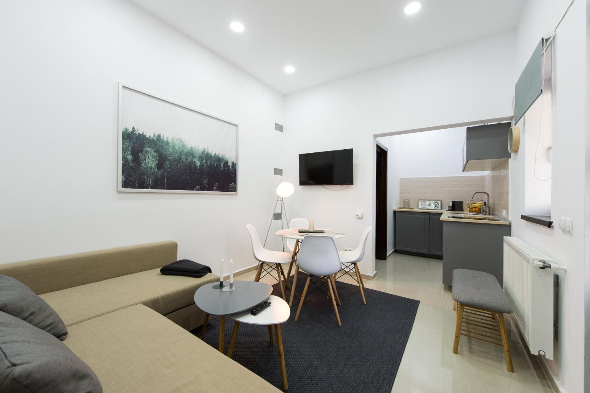 Gorgeous Brasov Flat With Patio And Mountain Views Apartment Exterior foto