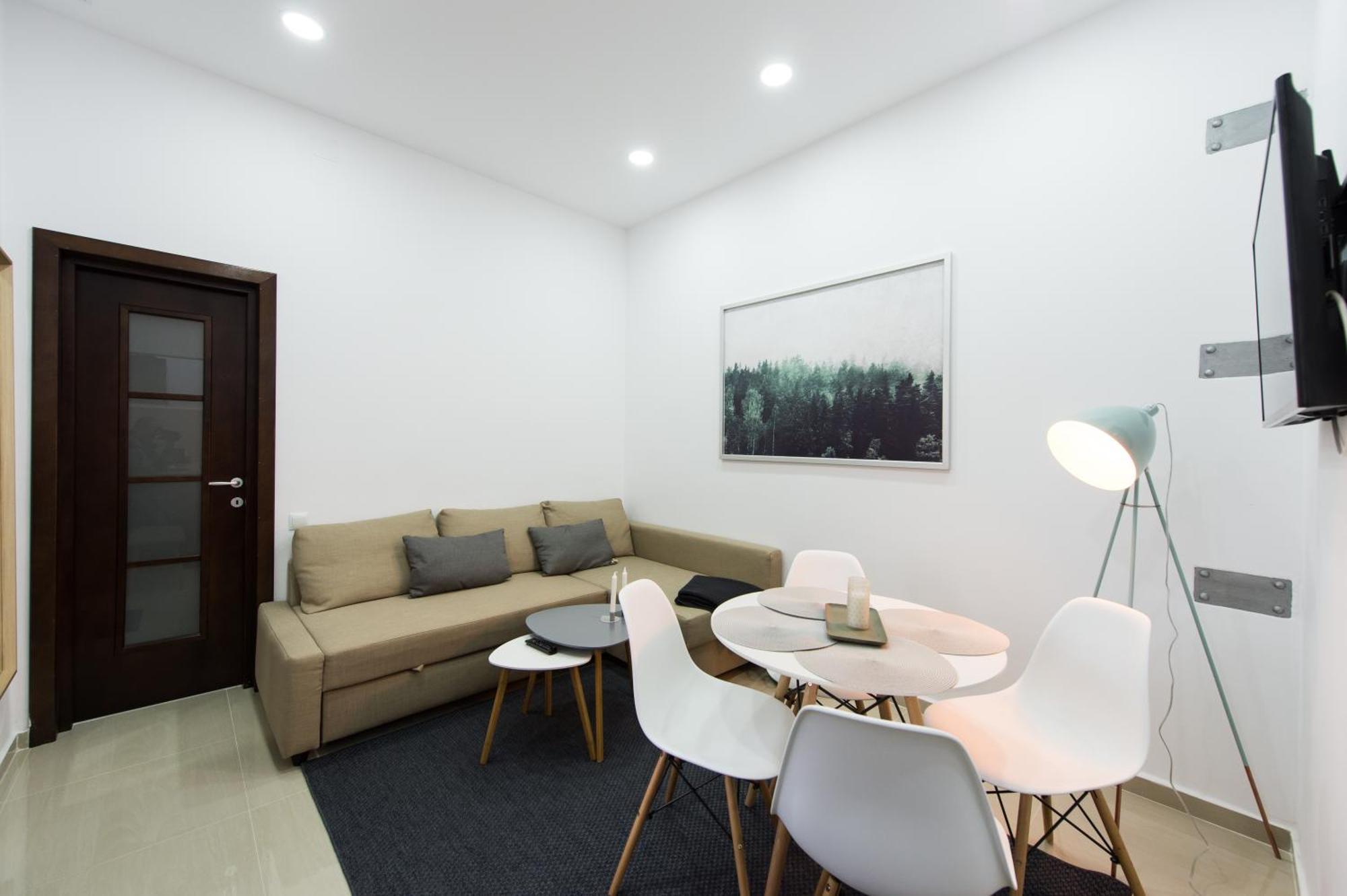 Gorgeous Brasov Flat With Patio And Mountain Views Apartment Exterior foto