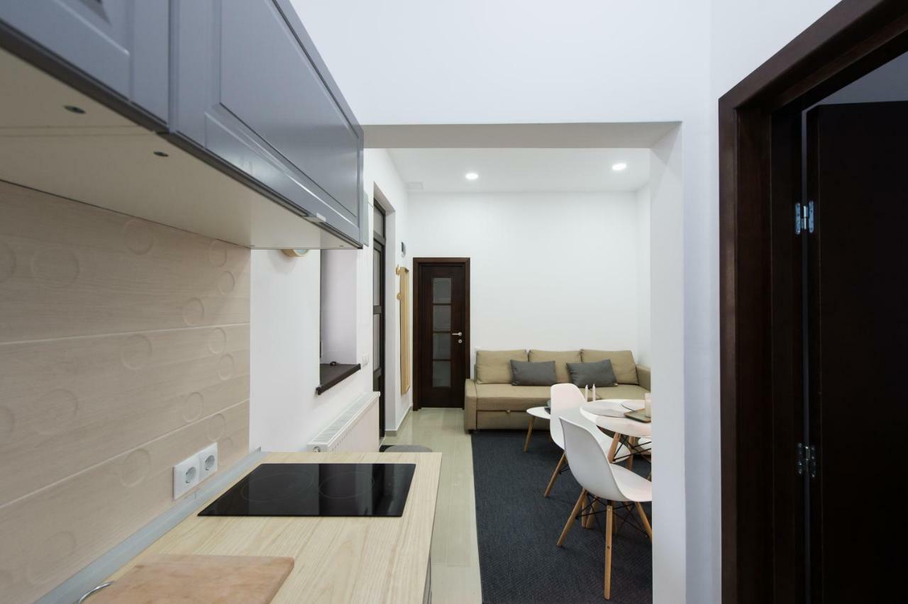 Gorgeous Brasov Flat With Patio And Mountain Views Apartment Exterior foto